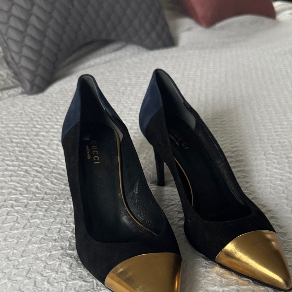 Gucci Black, Blue and Gold Pointed Heels